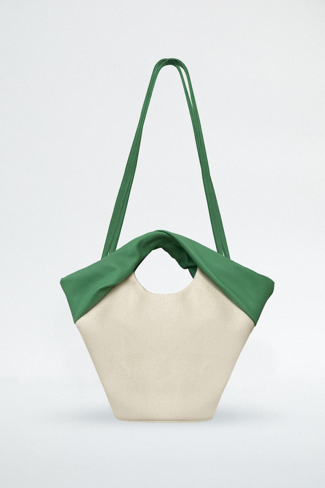 
                  
                    YATE CANVAS TOTE LARGE GREEN
                  
                