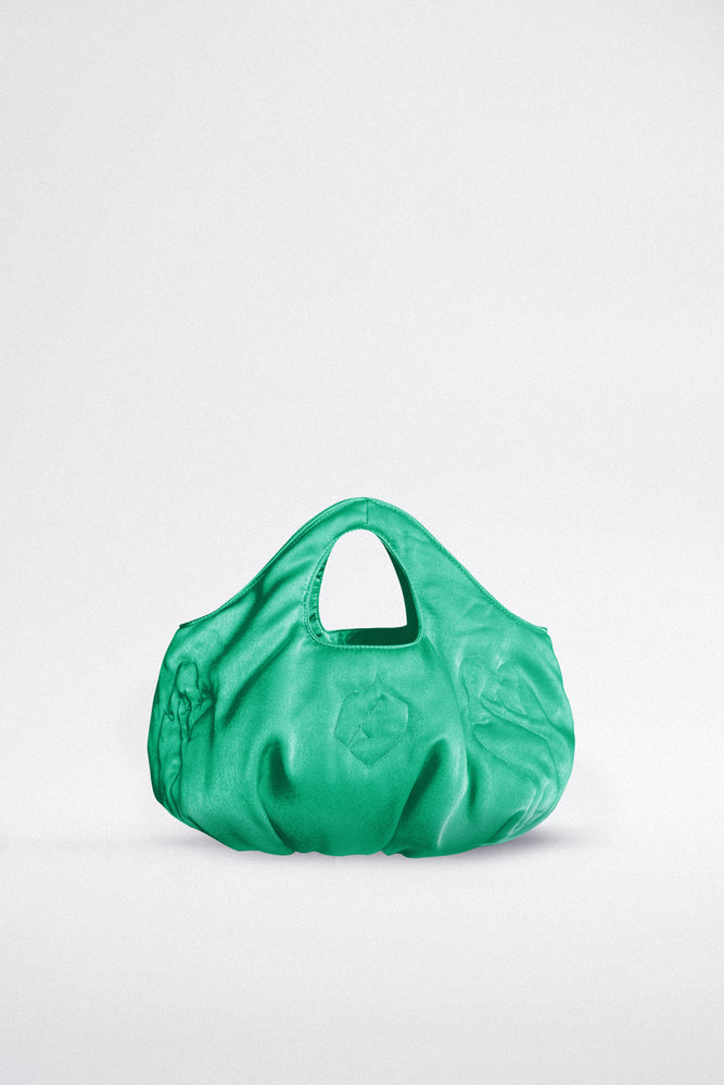 
                  
                    BUTTER QUILTED SATIN GREEN *By Vitor Montolio
                  
                
